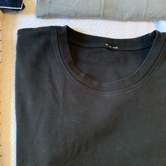 4 Short Sleeve Tee Shirts Size Medium - Picture 9 of 9